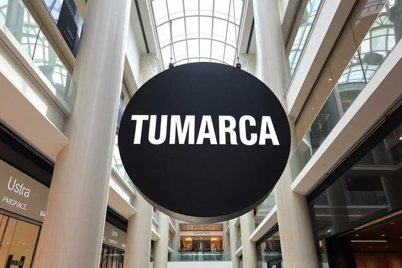 Letreros publicitarios. Diseño, Impresión & Publicidad con Letreros publicitarios, carteles publicitarios, rótulos comerciales / promocionales. Sobresal entre tu competencia gracias a letreros innovadores & presenta tu marca con materiales de suprema calidad!. Las mejores ofertas & precios del mercado en Quito, Guayaquil & todo Ecuador para tu empresa. Servicios: Instalación de letreros con atención personalizada, mantenimiento sin complicaciones, diseño mediante tecnología avanzada. Precios: Precios accesibles según la calidad, tarifas competitivas por volumen, descuentos de temporada para clientes frecuentes. Materiales: Acrílico de alta durabilidad, aluminio para una alta resistencia, vinilo con acabados brillantes. Tamaños: Formatos personalizados desde lo más compacto hasta lo más llamativo, dimensiones ajustables por las necesidades del cliente, opciones en diferentes proporciones para adaptarse a cualquier espacio. Tipos: Letreros luminosos de impacto, señalética direccional para guiar, letreros informativos según el entorno. Ideas: Rótulos iluminados por energía solar, pantallas interactivas con conexión a redes sociales, señalización digital que se actualiza mediante una app!